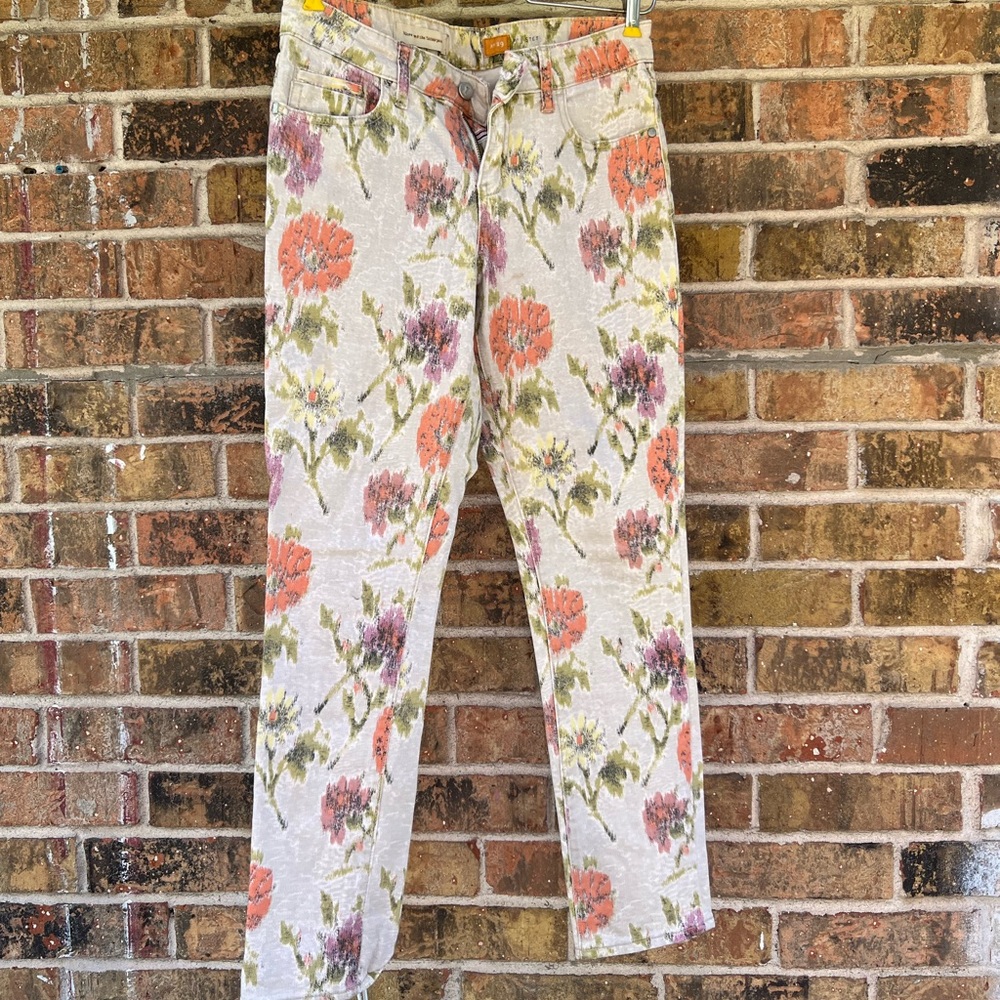 Anthropologie’s Pilcro and the Letterpress crème floral Stet jean Size 29